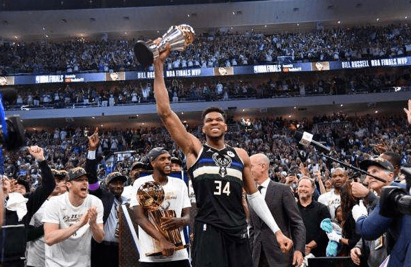 体坛雄鹰最新章节更新速递