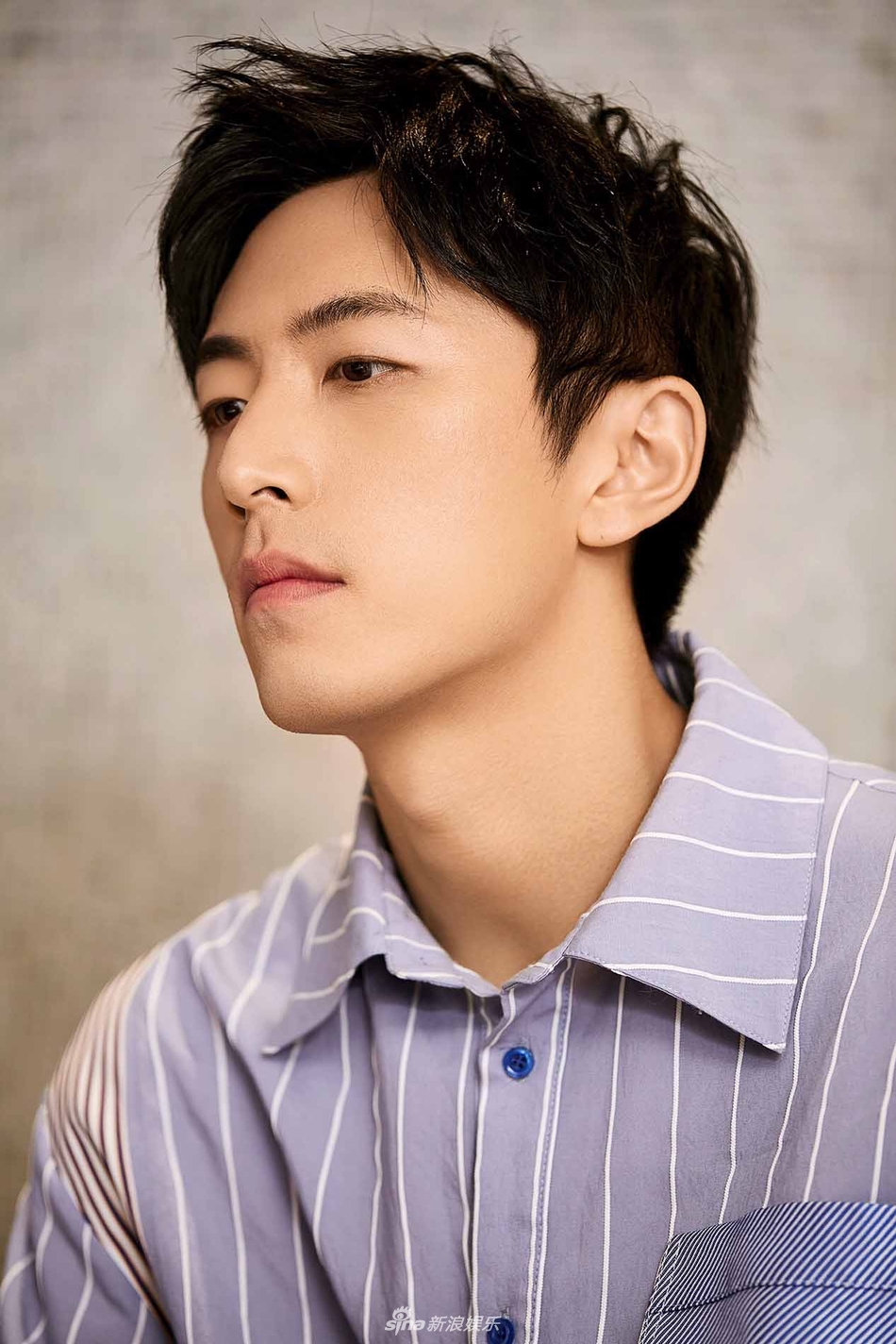 徐海乔最新照片，时尚先锋展现多元魅力风采