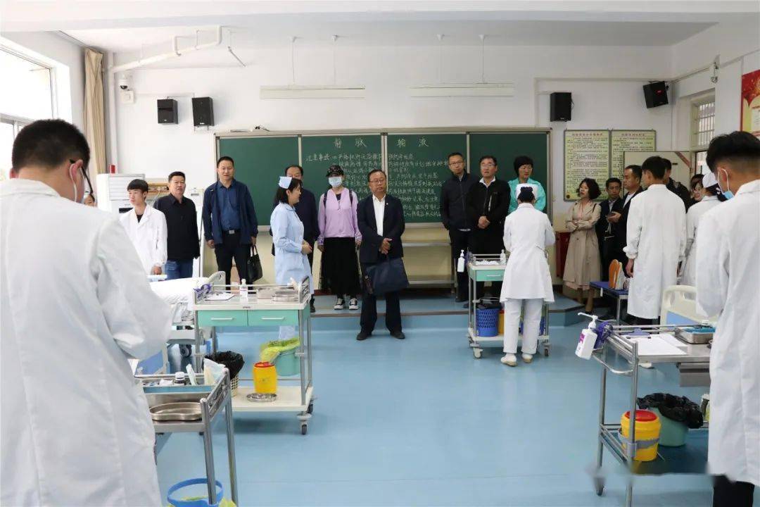 敦煌沙漠徒步88公里深度解析，专家观点聚焦