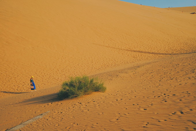 敦煌站到鸣沙山月牙泉旅行攻略，设计解析与路线规划