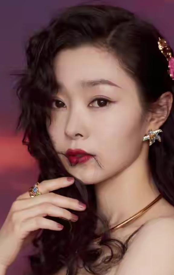 最新花边新闻,娱乐圈内的热门人物