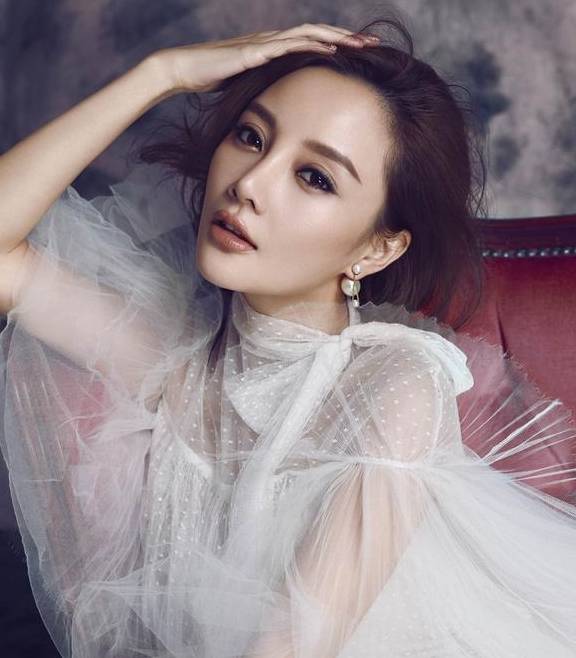 推女郎梦心玥最新微博动态更新