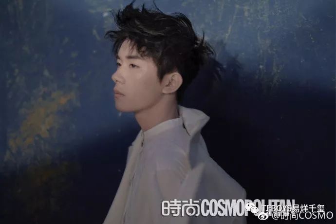 易烊千玺最新杂志照展现魅力瞬间