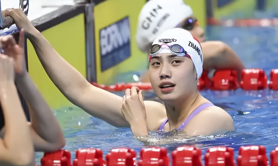 张雨霏与汪顺联手演绎芭莎大片，时尚与实力的完美结合背景介绍