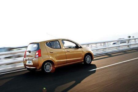 铃木奥拓试驾之旅，城市新宠的驾驶体验视频