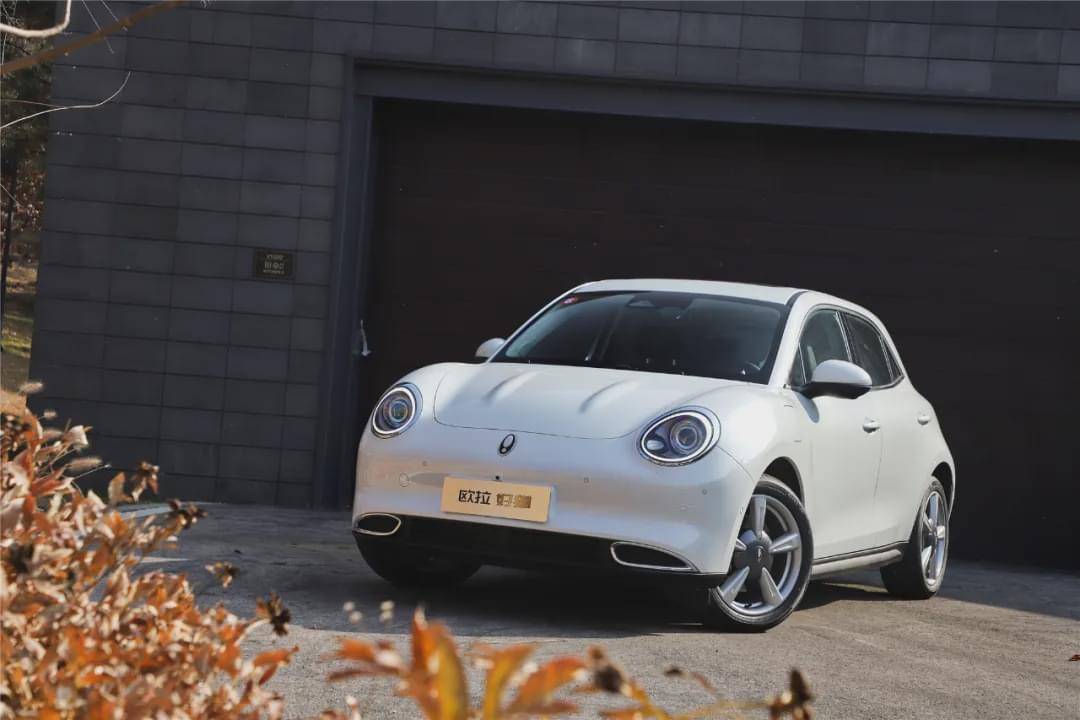 揭秘保时捷价格探秘，豪华不再遥不可及的温馨日常与友情陪伴时光