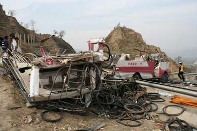 墨西哥重大交通事故致24人死亡，深度分析与反思