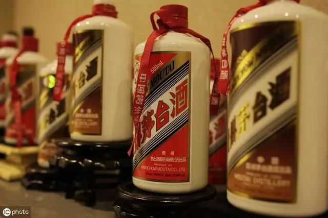 假茅台现象背后的深思，警惕与打击，理性看待酒类市场乱象的标题