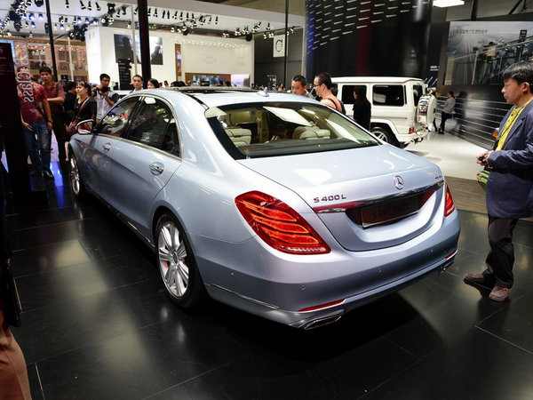 奔驰S400最新价格动态解析，深度探讨市场走势与价格变动