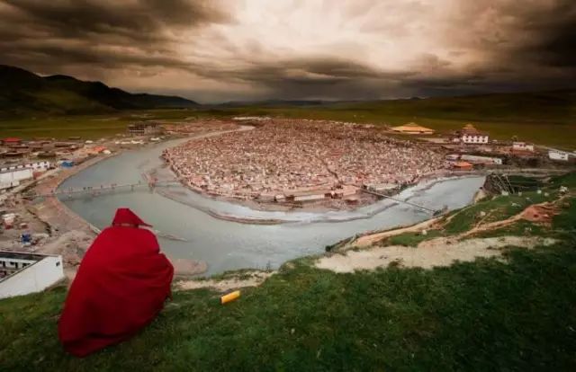 新闻速递与美景探索，启程自然之旅，新闻背后的宁静世界呼唤启程