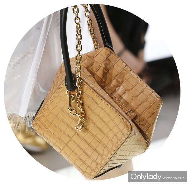 探秘时尚秘境，30日最新流行包包一店全览