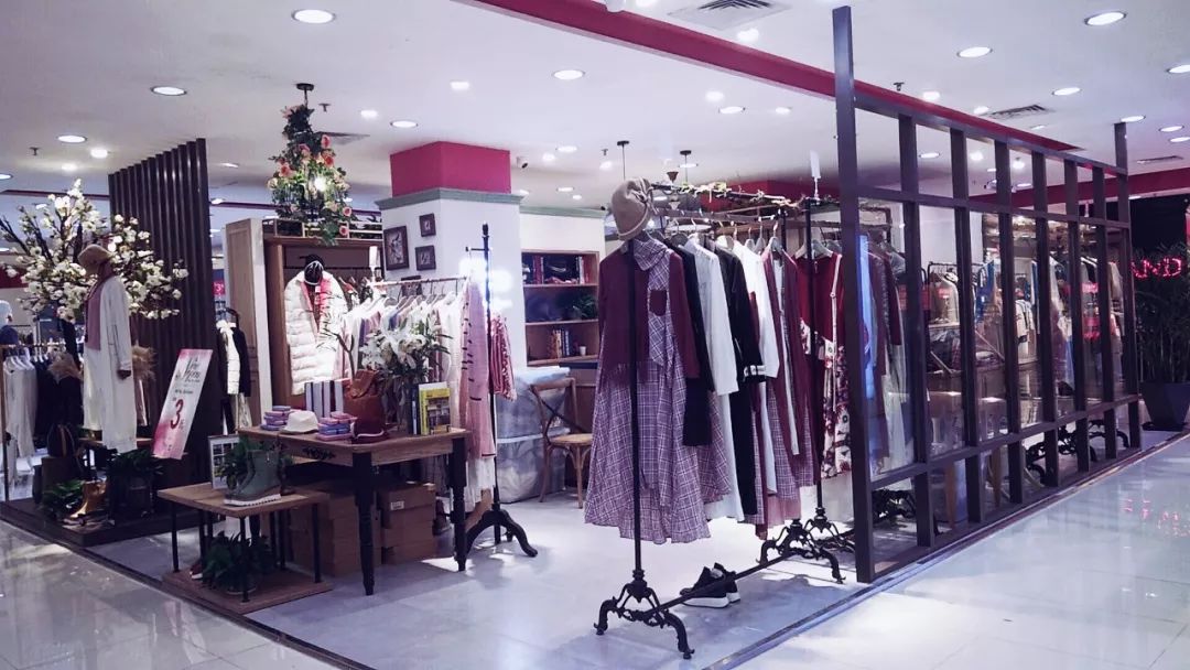 探秘全新时尚殿堂,最新服装城揭秘