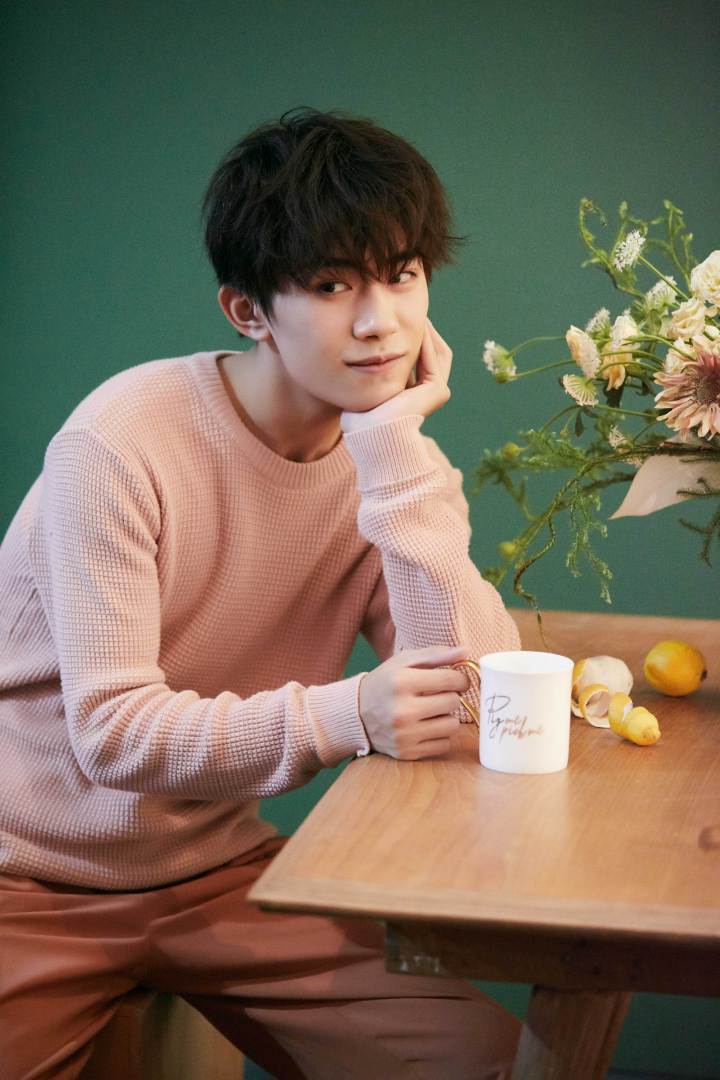 李宏毅最新图片，探寻自然美景的治愈之旅，开启11月新篇章的壮丽之旅