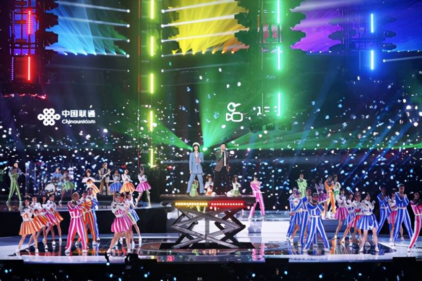 11月2日万鑫娱乐盛宴，热门事件与明星动态全聚焦