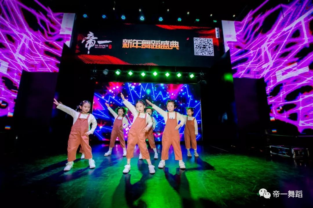 舞帝最新影院，11月2日独家观影盛宴开启