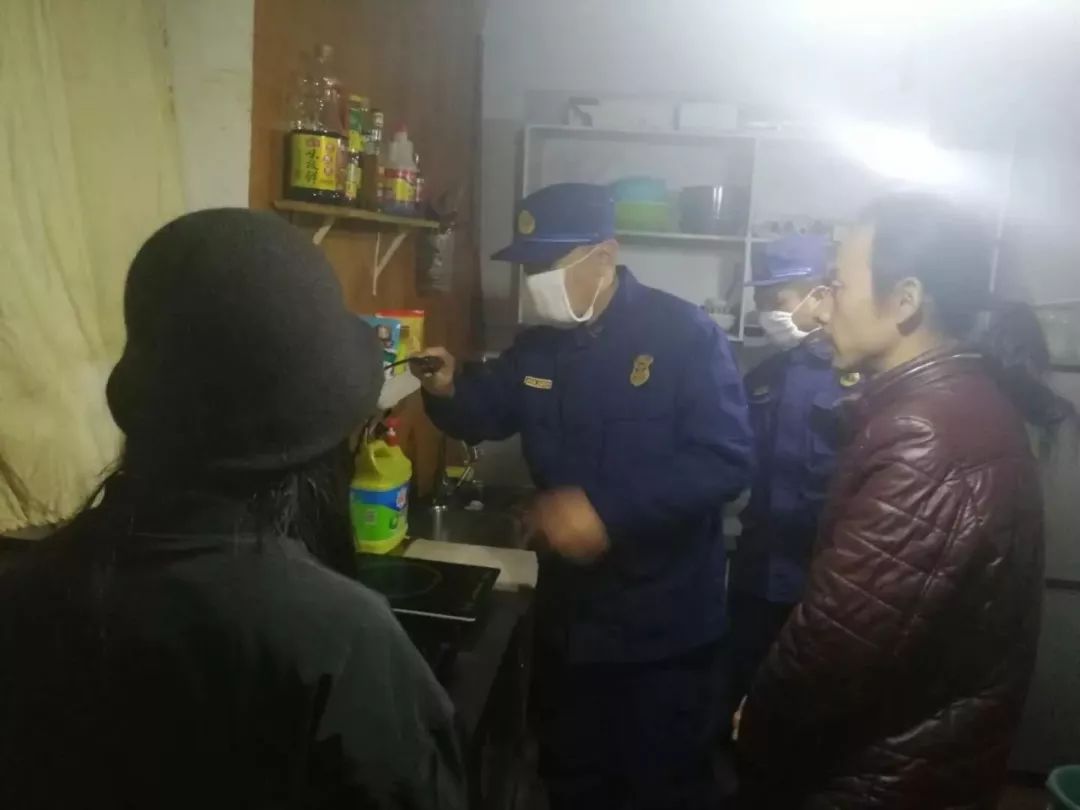 疫情下的小巷风情与小店奇遇，11月2日的最新观察