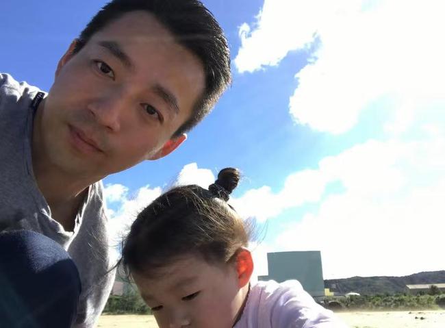 比伯的温馨日常，11月3日阳光下的美好瞬间最新图片