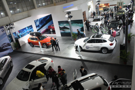 探秘隐藏宝藏，揭秘特色小车店与最新车展的故事