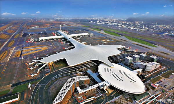 揭秘贵阳机场东跑道新景与小巷美食秘境，11月4日最新动态