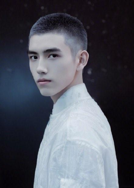 孙骁骁与马天宇合照引热议，多重视角下的探析