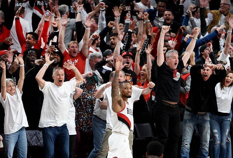 揭秘利拉德交易新动态，超级装备引领未来篮球风潮