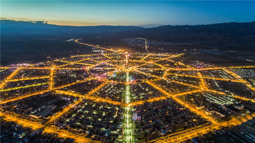 香港飞往成都的温馨空中之旅，爱在蓝天延续