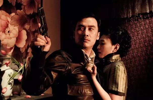 揭秘小巷深处的间谍剧场，最新间谍电视剧震撼登场