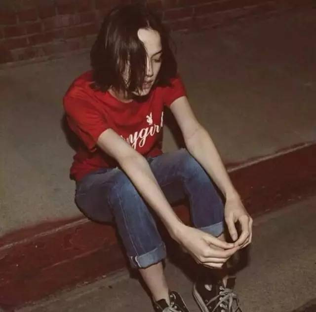 探秘小巷深处的独特风味，最新霸气女生网名与专属特色小店