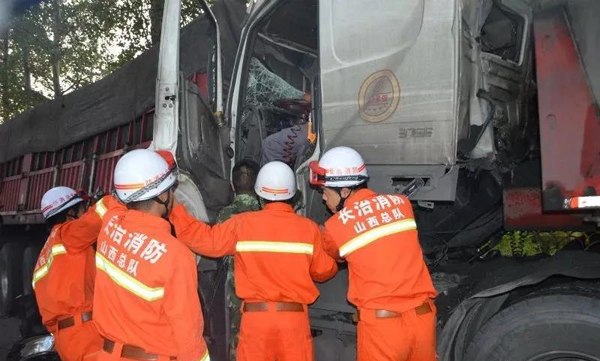 山东车祸背后的暖心故事，历年11月9日最新消息揭秘