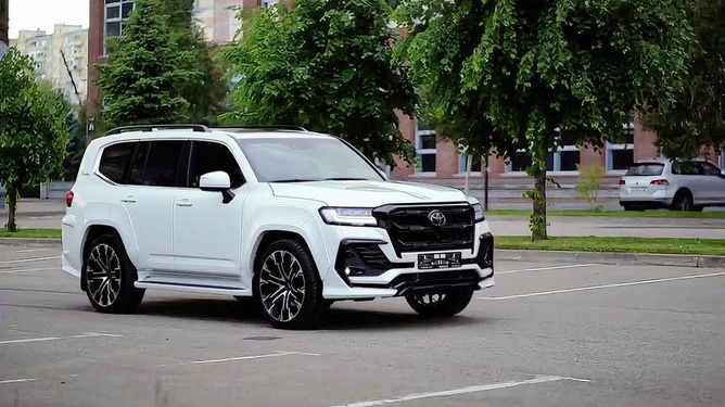 2024兰德酷路泽全新登场，友情陪伴的温馨之旅