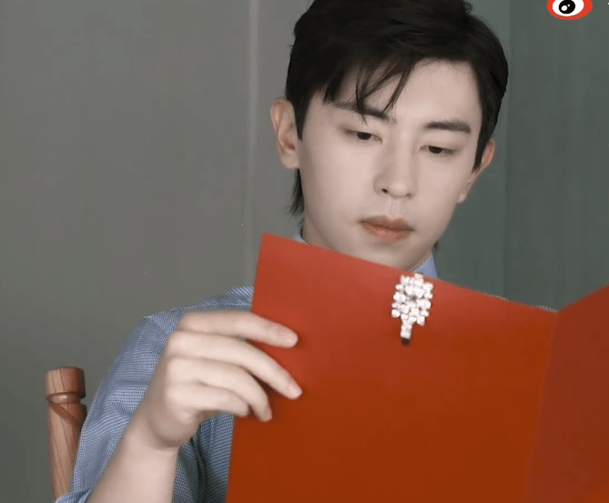 独家揭秘邓伦本月行程，忙碌背后的故事曝光