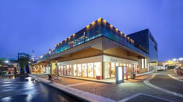 奥特莱斯最新招聘启事，与自然美景相伴的职业之旅