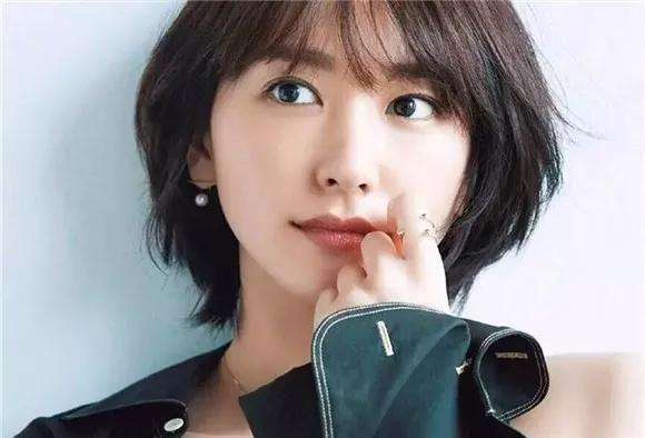 纪念历史上的11月10日，探索最新短梨花头发型的时尚秘境与秘密花园