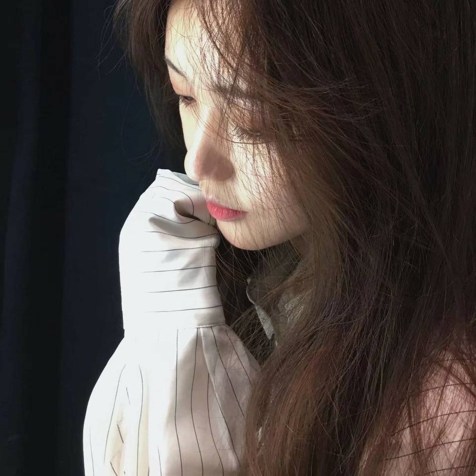 超拽女生头像背后的故事，自信绽放与学习变化的力量