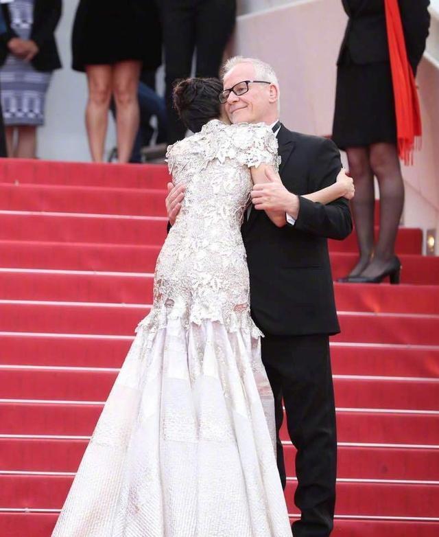 徐璐最新动态闪耀2024年，影响力不减当年