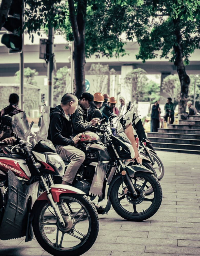 探秘隐藏小巷宝藏，最新圣契骑的别样骑行之旅