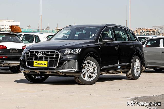 奥迪Q7 11月14日惊喜降价30万，豪华体验与竞品对比全面解读日标题，奥迪Q7豪华体验日，惊喜降价30万，竞品对比深度解读