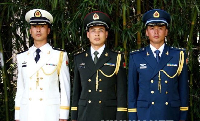 深度评测报告，解析警察最新礼服细节与特色（11月16日版）