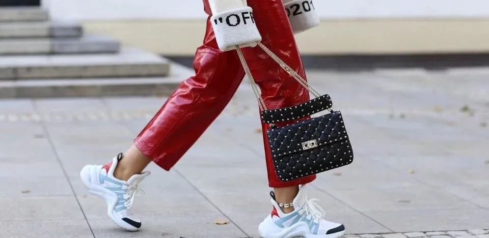 2024年靴片潮流探析，时尚演变的观点出发