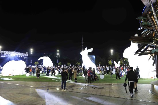 揭秘创意盛宴背后的故事，创新之光闪耀十一月十七日之夜