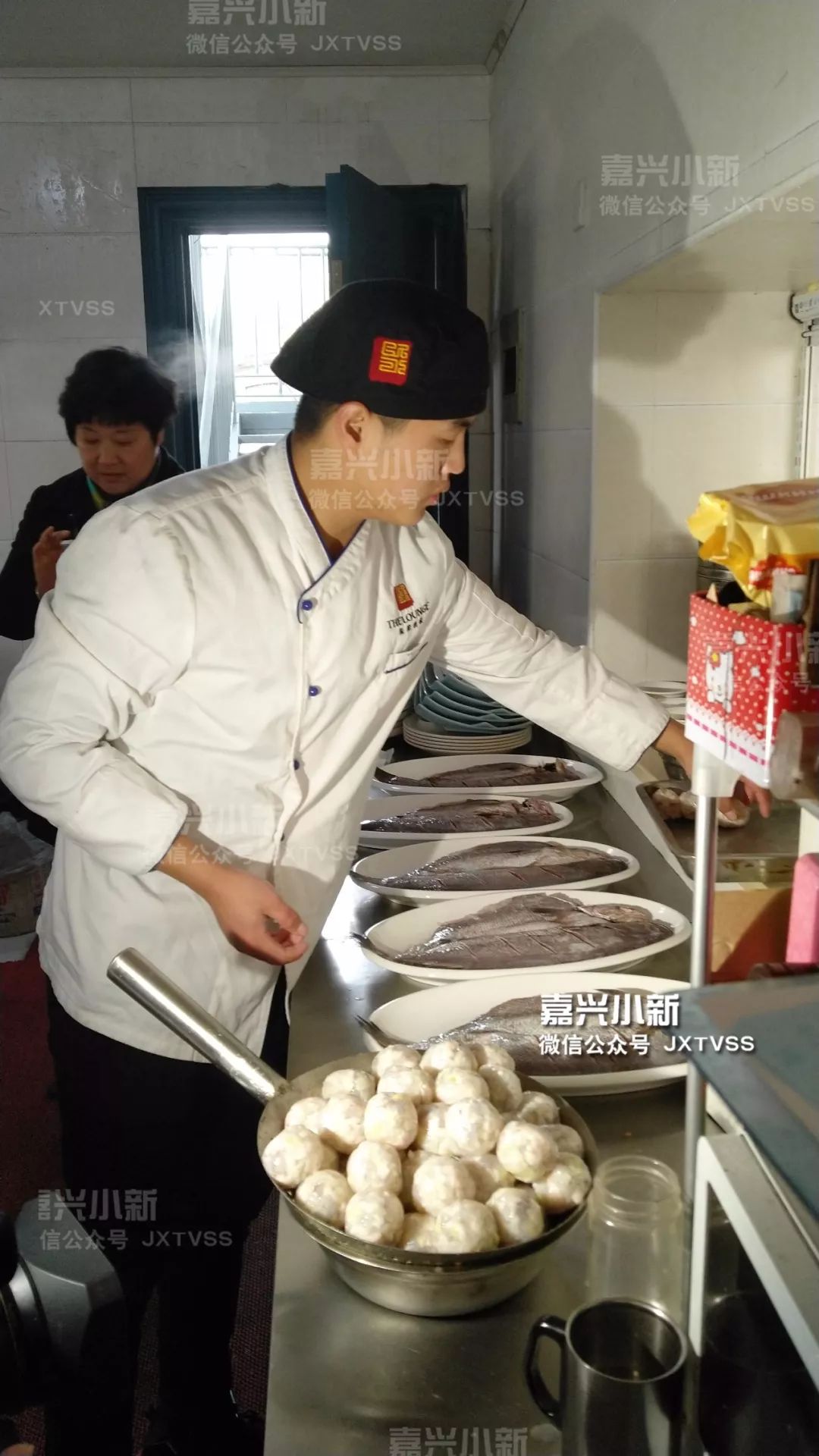 临沂厨师的温馨日常，友情与烹饪时光在11月17日的交汇点