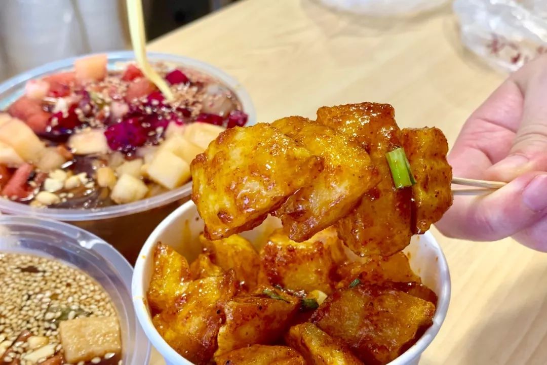 郑智薰最新动态揭秘，小巷深处的独特风味小店探索之旅