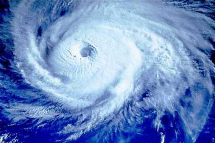 厦门往事，台风之日的温馨避风港，最新台风消息一览