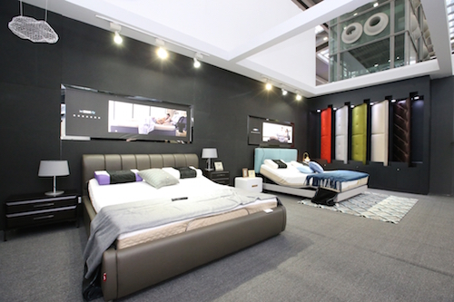 谢霆锋家庭新动态揭秘，科技引领智能生活新体验，最新消息曝光（2024年）