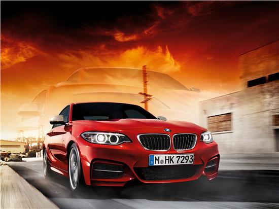 宝马五系最新落地，驾驭变化的启示，自信翱翔的旅程