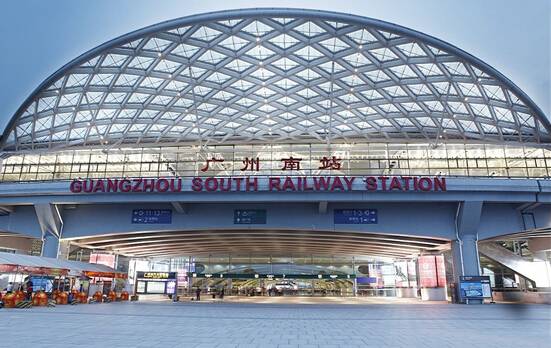 长春火车站，枢纽之光，实时状态与时代脉动同步更新