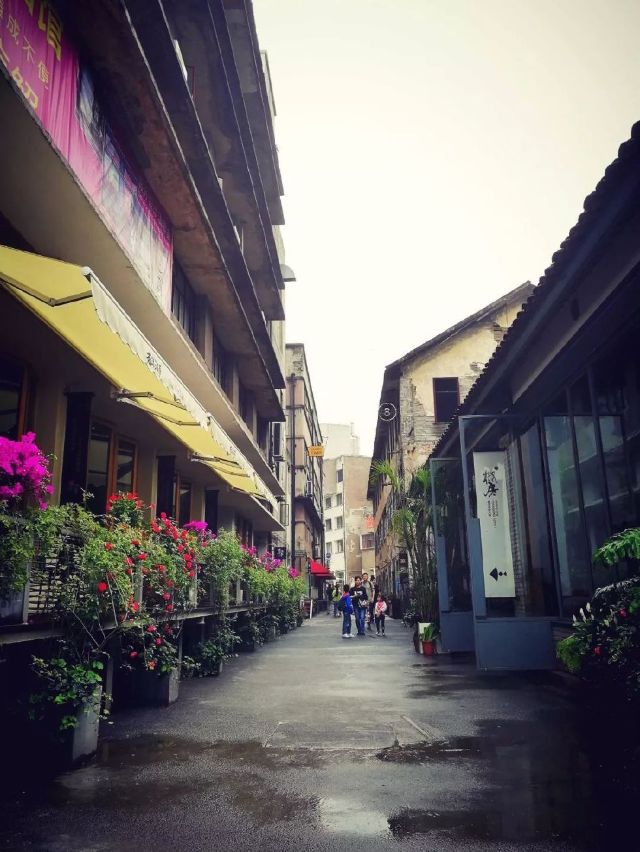 探秘武汉卓尔比赛月，赛场激情与小巷风味的邂逅