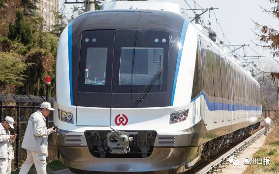 历史上的11月10日，苏州实时公交系统的发展与影响回顾