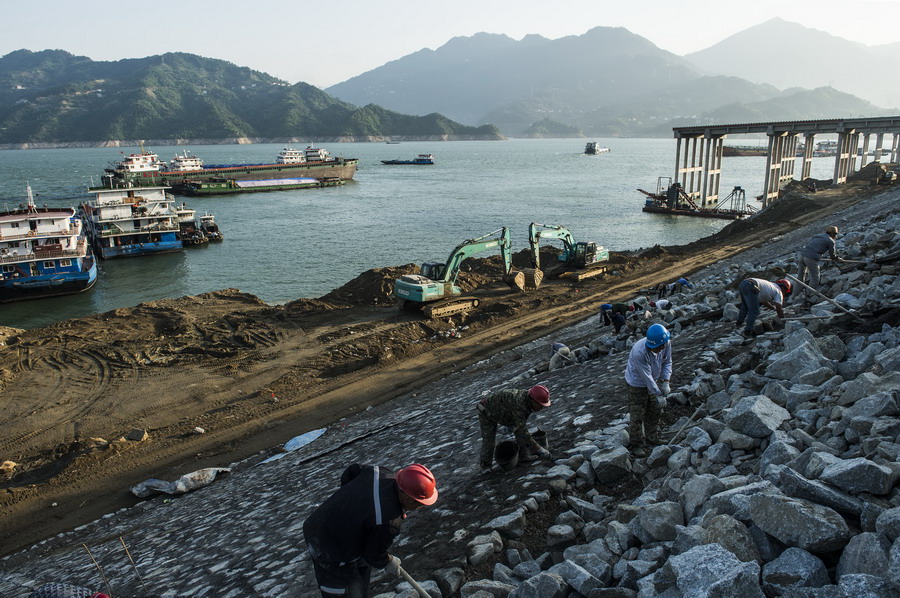巴南区箭滩河水位背后的秘境风情与河畔小巷美食探索之旅
