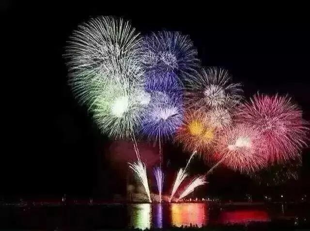 浙江烟花盛宴，实时直播绚烂夜空的光影艺术